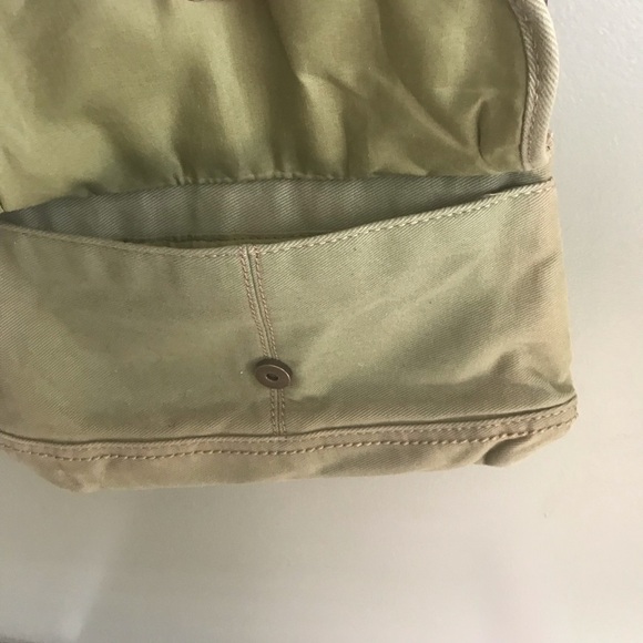Relic crossbody tan messenger bag - Picture 4 of 8